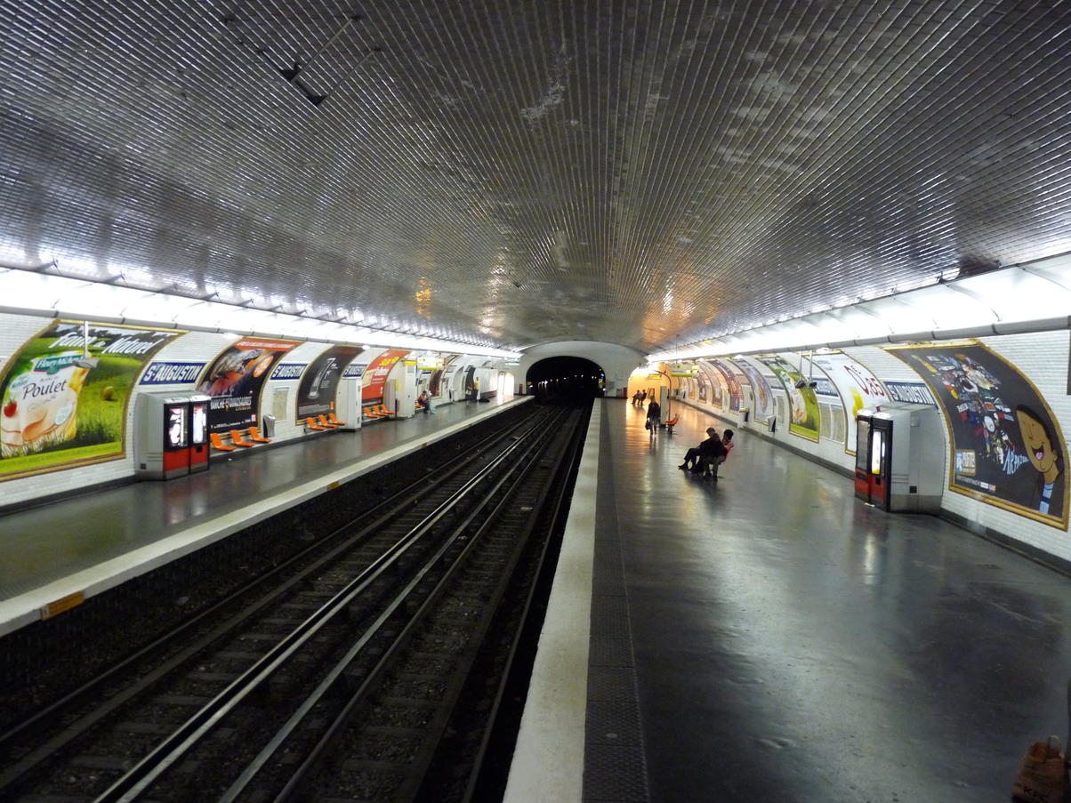 Imagem de referência de Saint-Augustin, descrito nos dados abertos como estação do Metropolitano de Paris