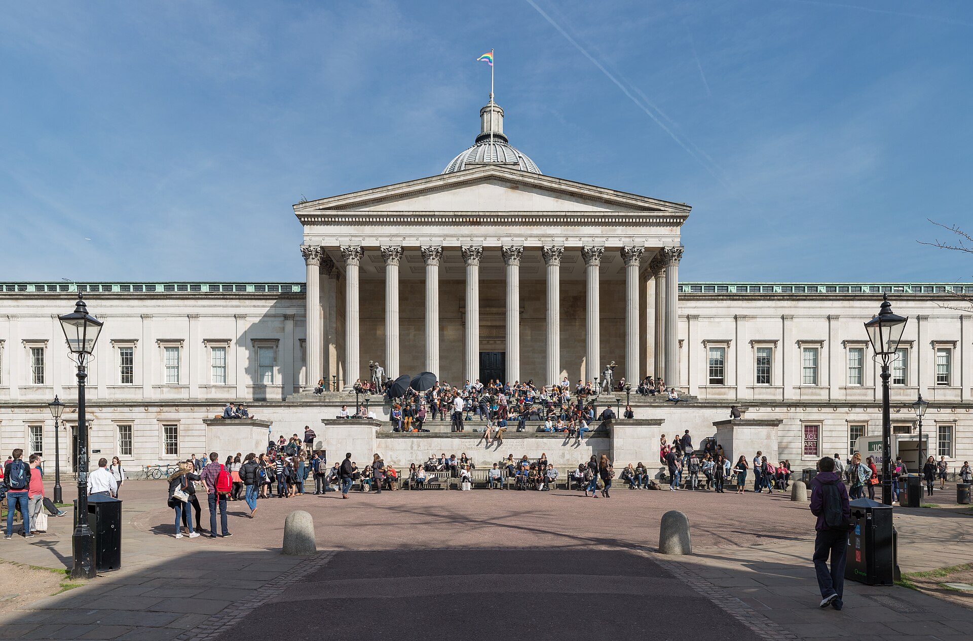 Imagem de referência de University College London, descrito nos dados abertos como universidade pública localizada em Londres, Reino Unido