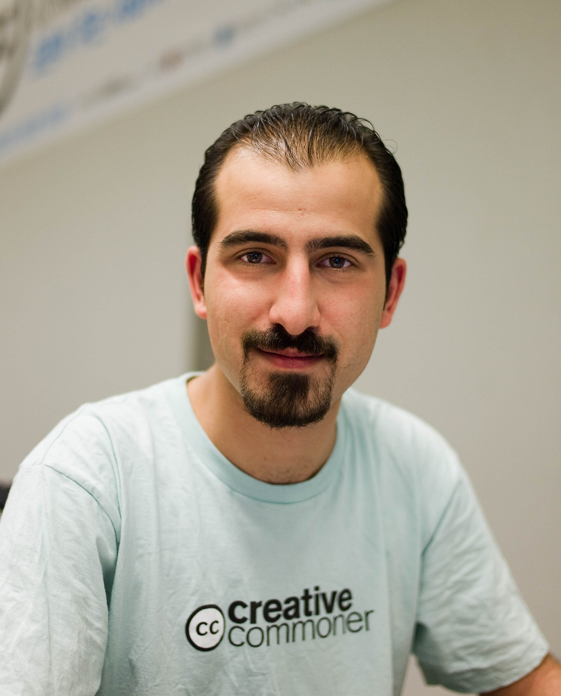 Imagem de referência de Bassel Khartabil, descrito nos dados abertos como ativista e preso político sírio