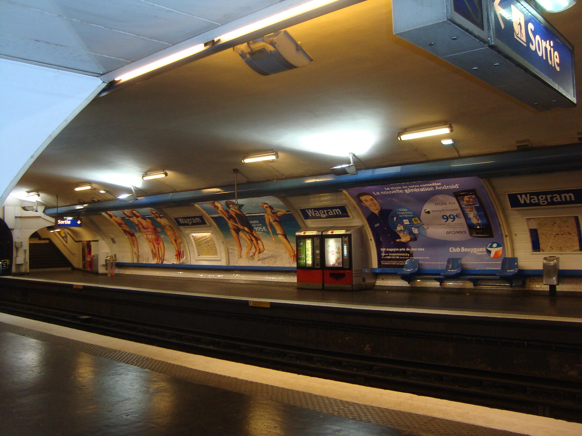 Imagem de referência de Wagram, descrito nos dados abertos como estação do Metropolitano de Paris