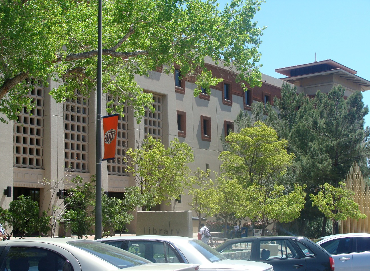 Imagem de referência de Universidade do Texas em El Paso, descrito nos dados abertos como universidade pública estadunidense