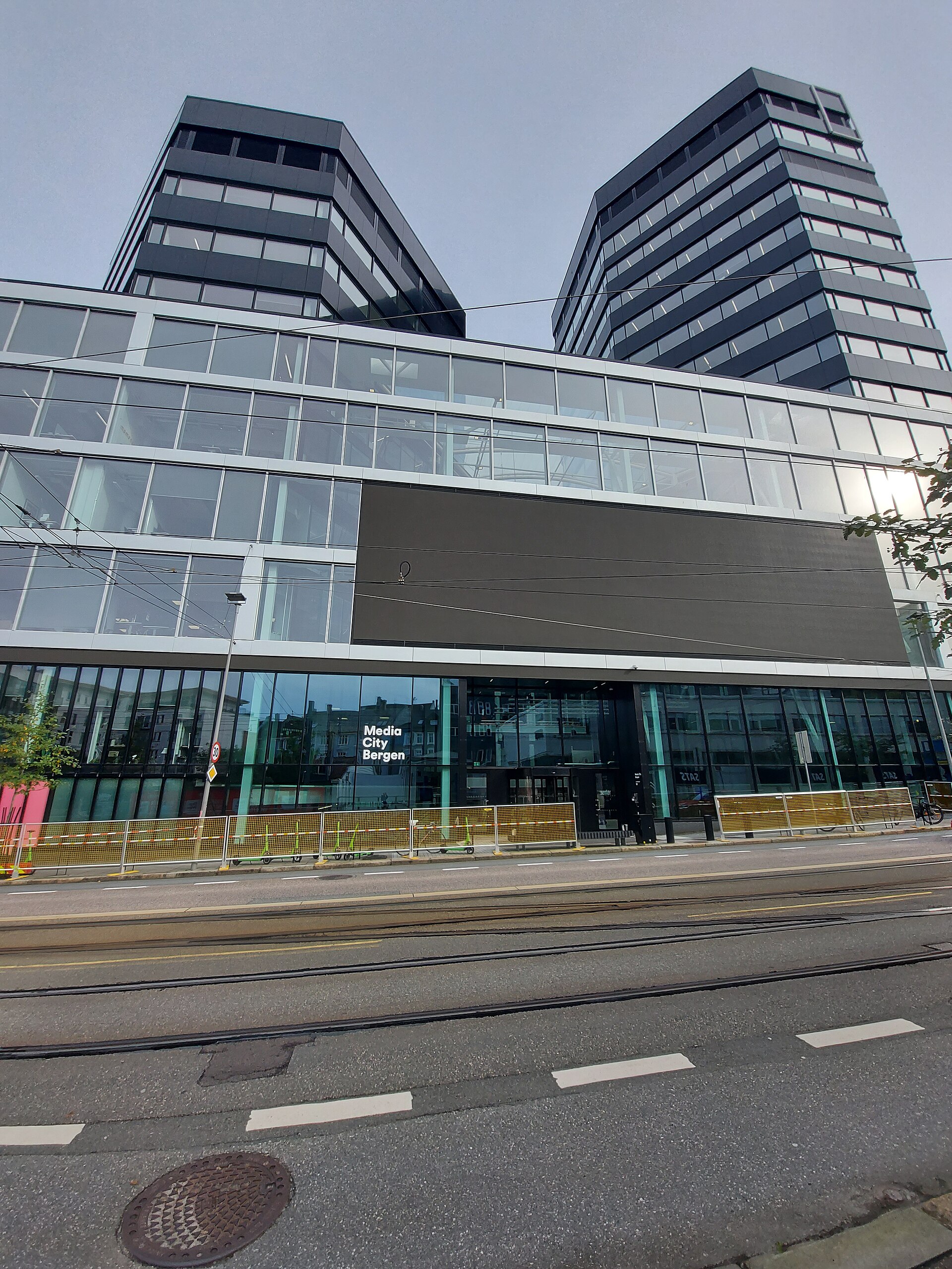 Imagem de referência relacionada a Media City Bergen, item descrito como registro de referência sobre Media City Bergen, organizado a partir de dados estruturados abertos