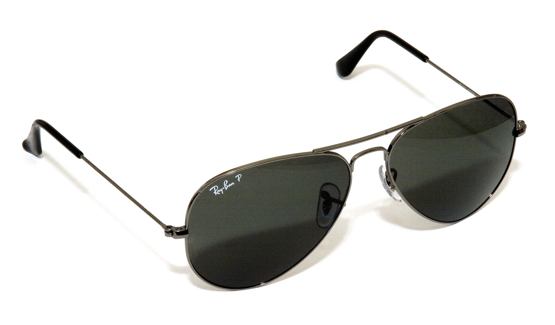 Imagem de referência de Ray-Ban, descrito nos dados abertos como marca de óculos de alto padrão