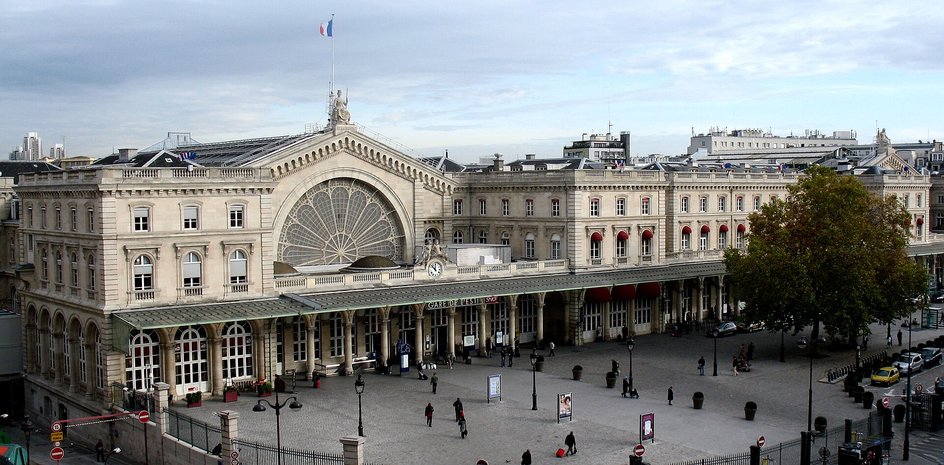 Imagem de referência de Gare de l'Est, descrito nos dados abertos como estação ferroviária francesa