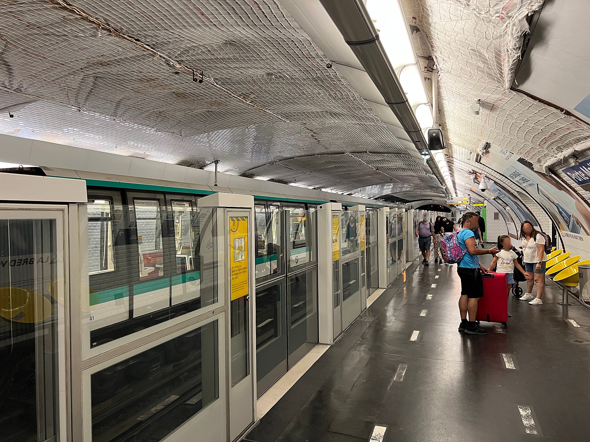 Imagem de referência de Porte Maillot, descrito nos dados abertos como estação do Metropolitano de Paris