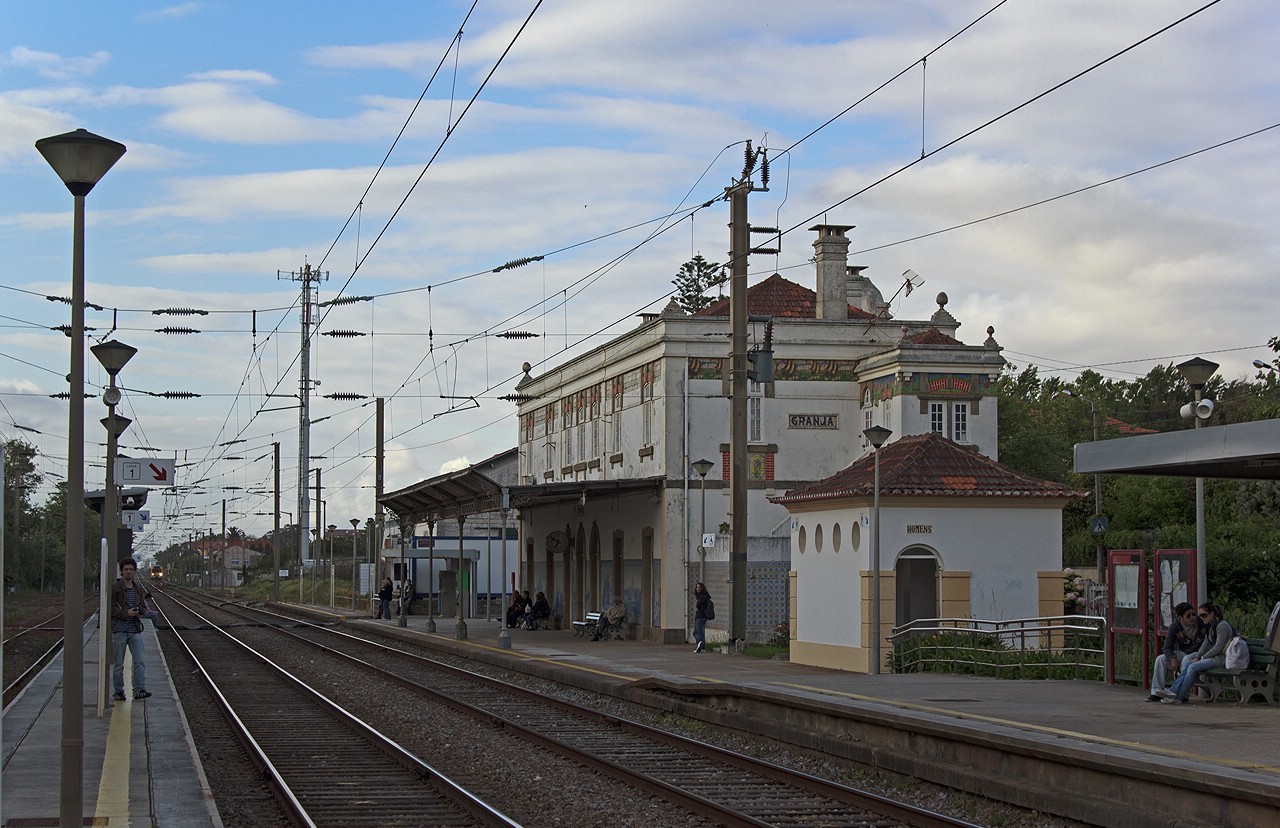 Imagem de referência de Estação Ferroviária de Granja, descrito nos dados abertos como estação ferroviária em Portugal