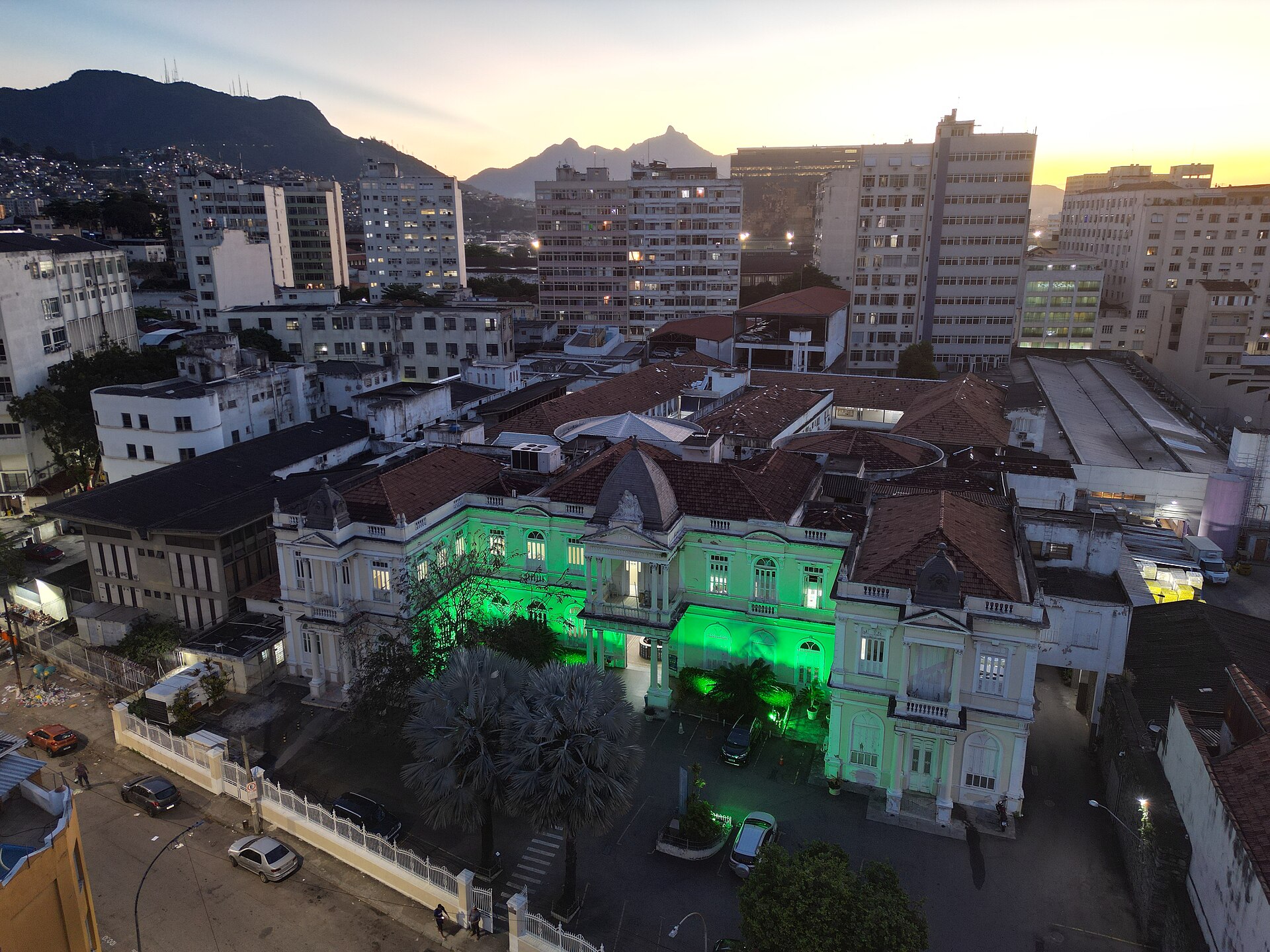 Imagem de referência relacionada a Hospital Moncorvo Filho, item descrito como bem tombado pelo Instituto Estadual do Patrimônio Cultural do Rio de Janeiro na cidade do Rio de Janeiro