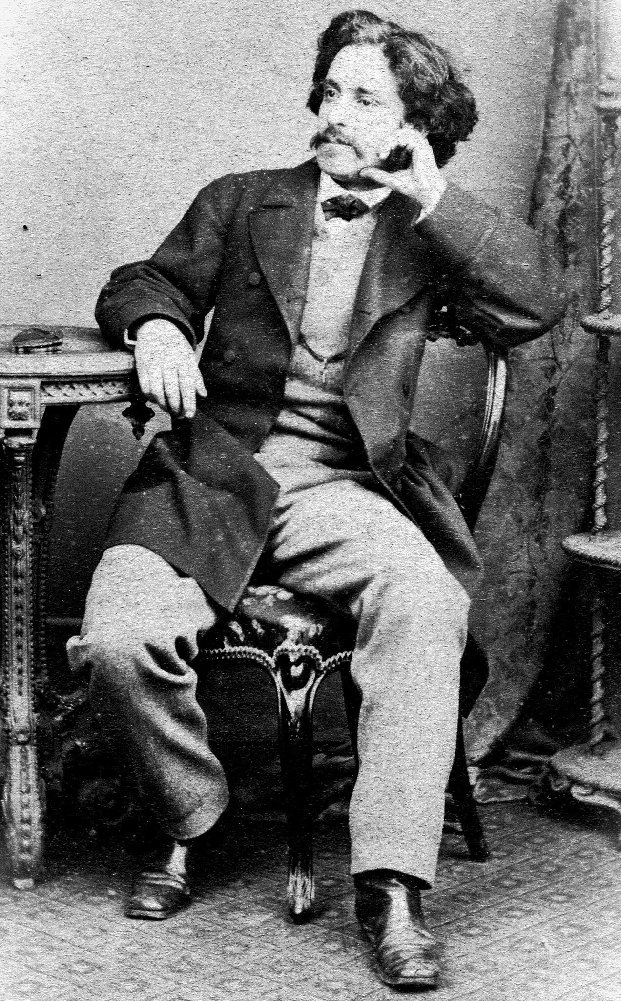 Imagem de referência relacionada a Paul Lafargue, item descrito como escritor, revolucionário e político francês; também conhecido por ser genro de Karl Marx