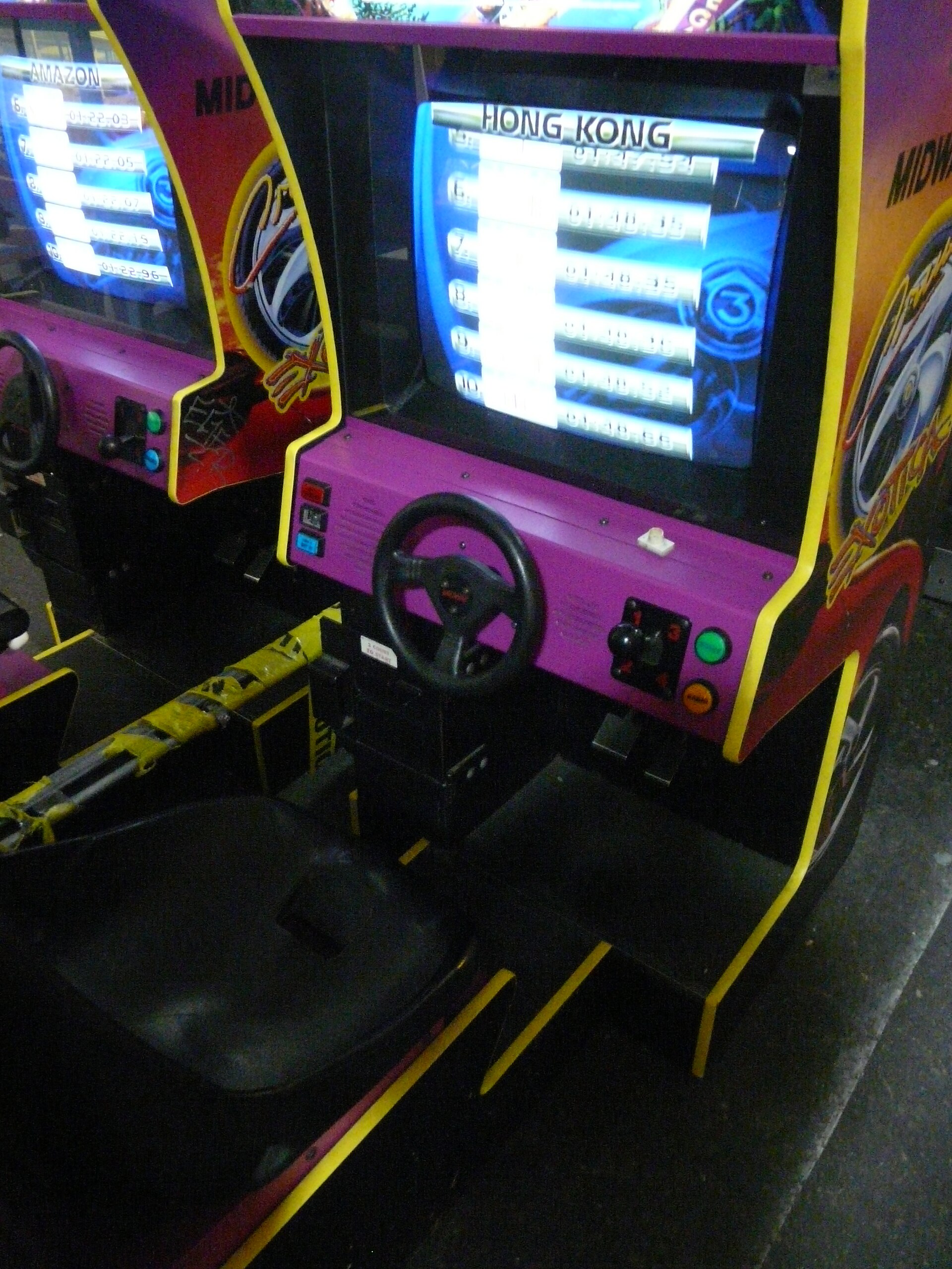 Imagem de referência de Cruis'n Exotica, descrito nos dados abertos como jogo eletrônico de 2000