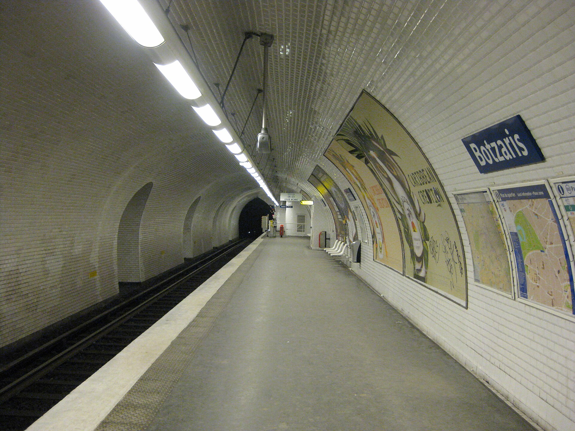 Imagem de referência de Botzaris, descrito nos dados abertos como estação do Metropolitano de Paris