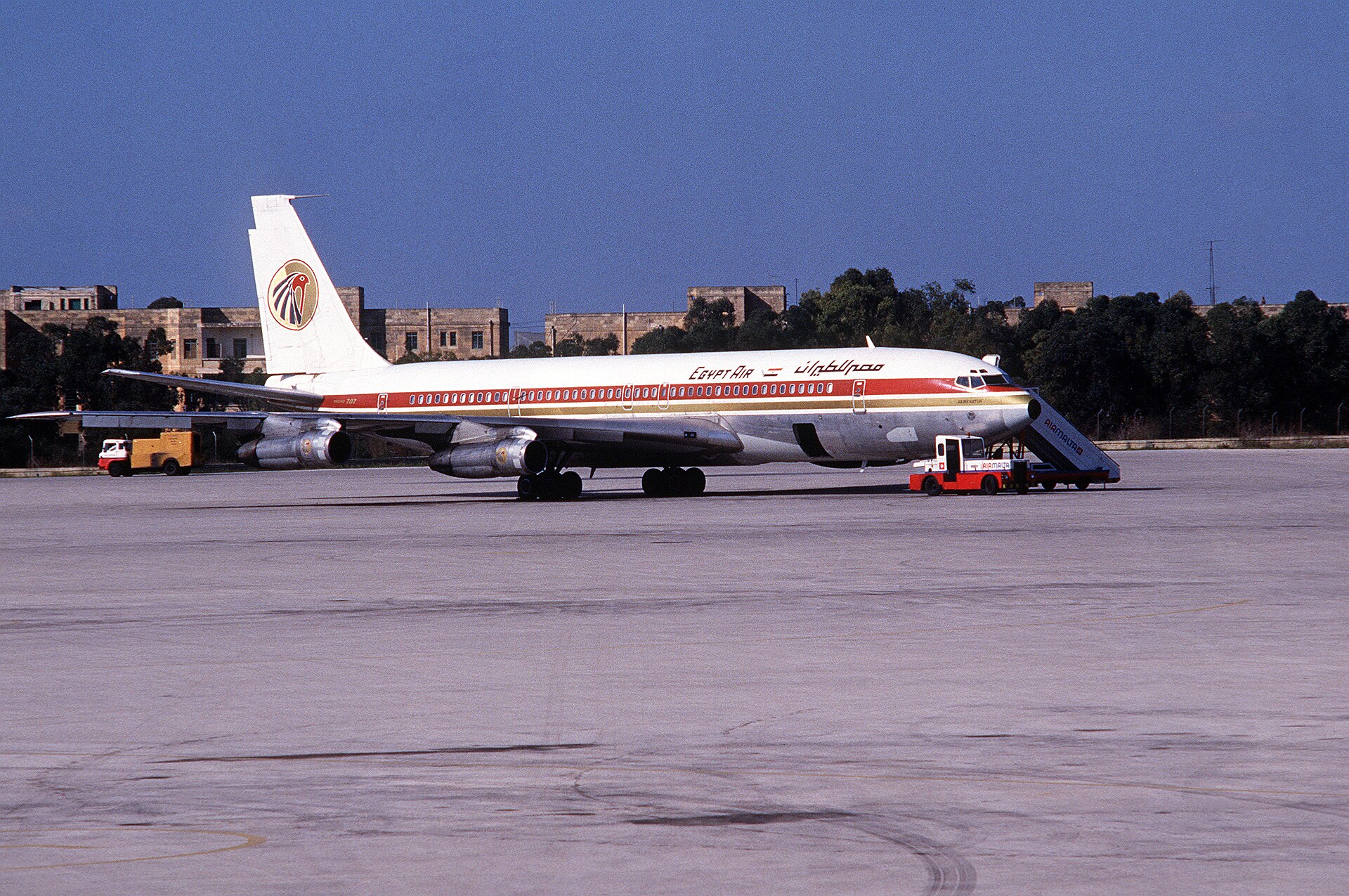Imagem de referência de Boeing 707, descrito nos dados abertos como família de aviões comerciais a jato lançada pela Boeing em 1957