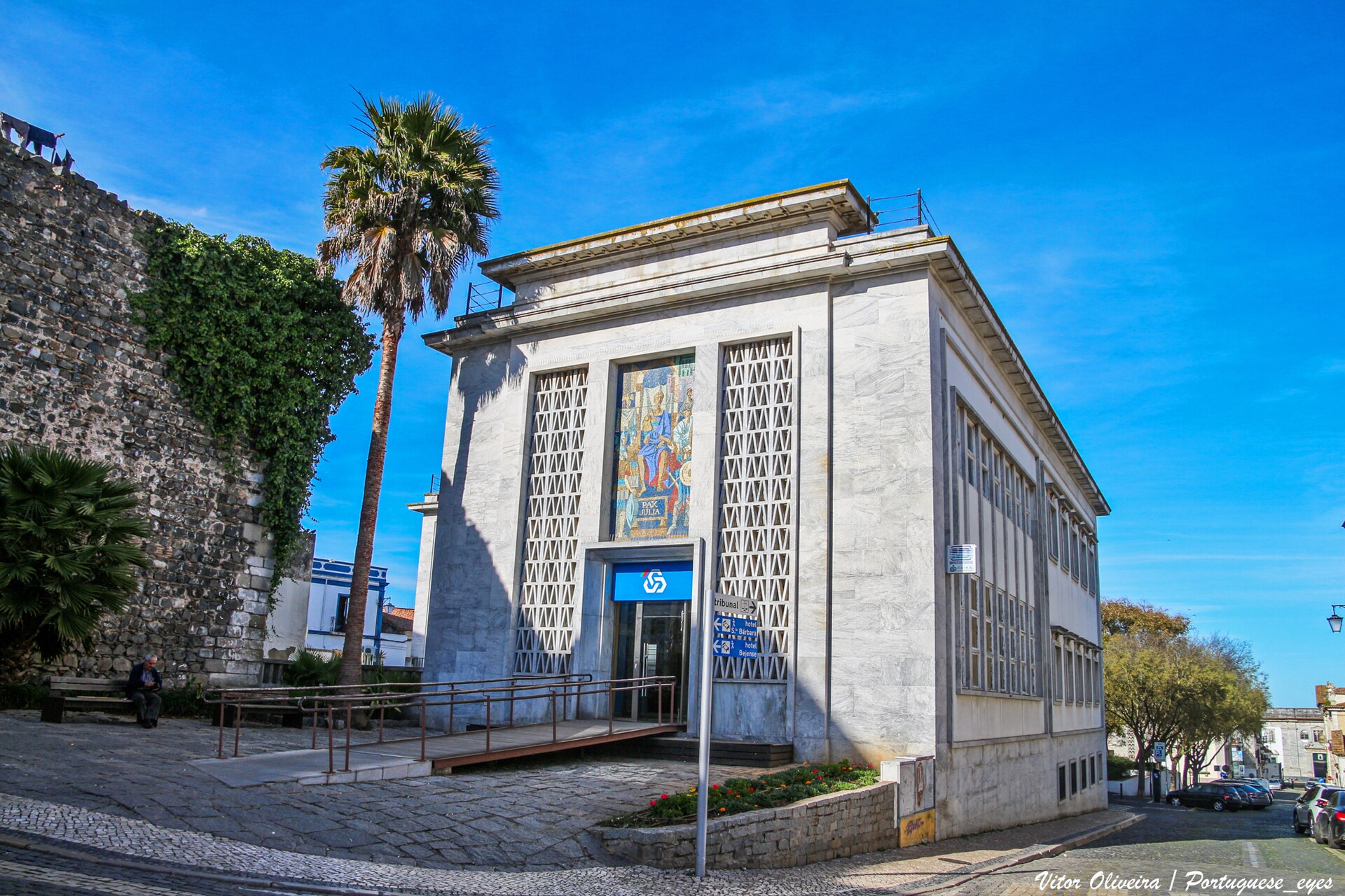 Imagem de referência relacionada a Edifício da Caixa Geral de Depósitos, CGD, de Beja, item descrito como registro de referência sobre Edifício da Caixa Geral de Depósitos, CGD, de Beja, organizado a partir de dados estruturados abertos