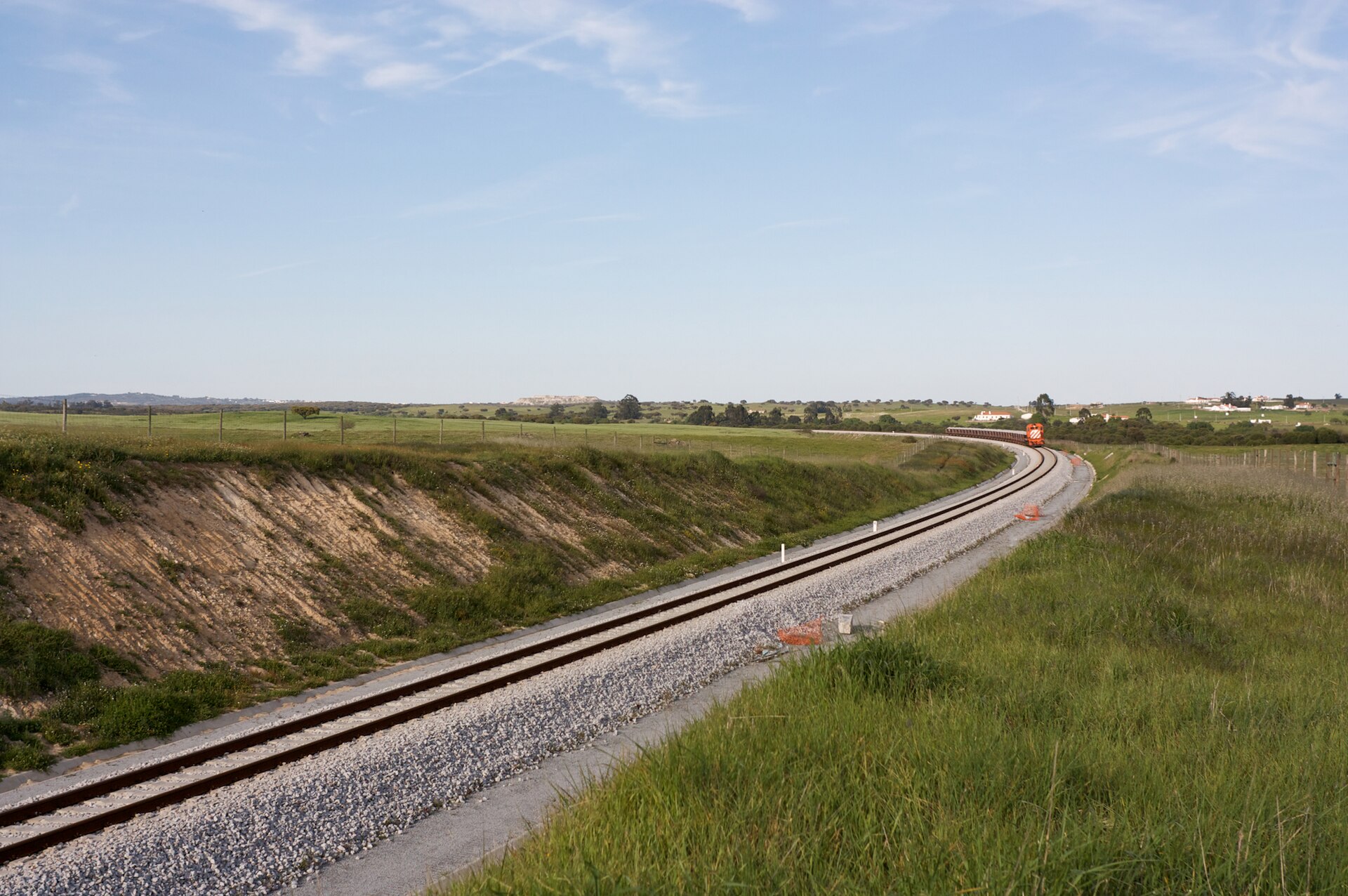 Imagem de referência de Linha de Évora, descrito nos dados abertos como linha ferroviária em Portugal