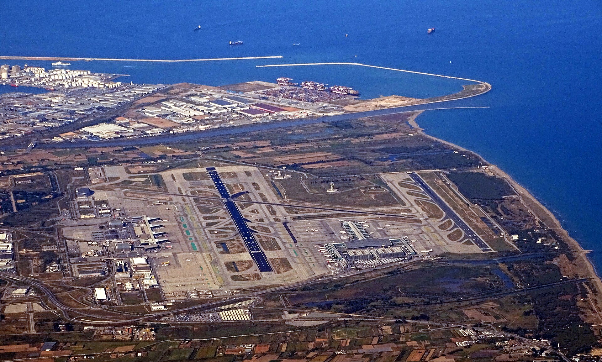 Imagem de referência de Aeroport Josep Tarradellas Barcelona-El Prat, descrito nos dados abertos como aeroporto Internacional de Barcelona, Catalunha, Espanha