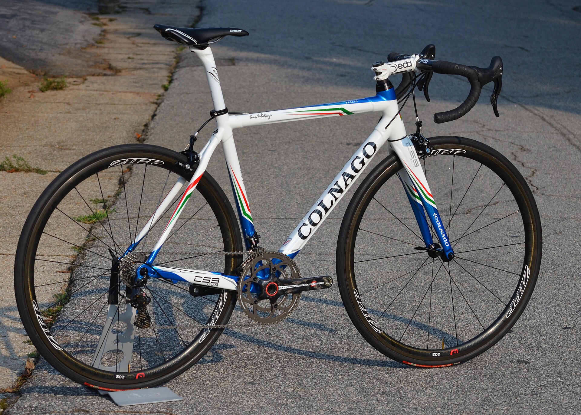 Imagem de referência relacionada a Colnago, item descrito como registro de referência sobre Colnago, organizado a partir de dados estruturados abertos