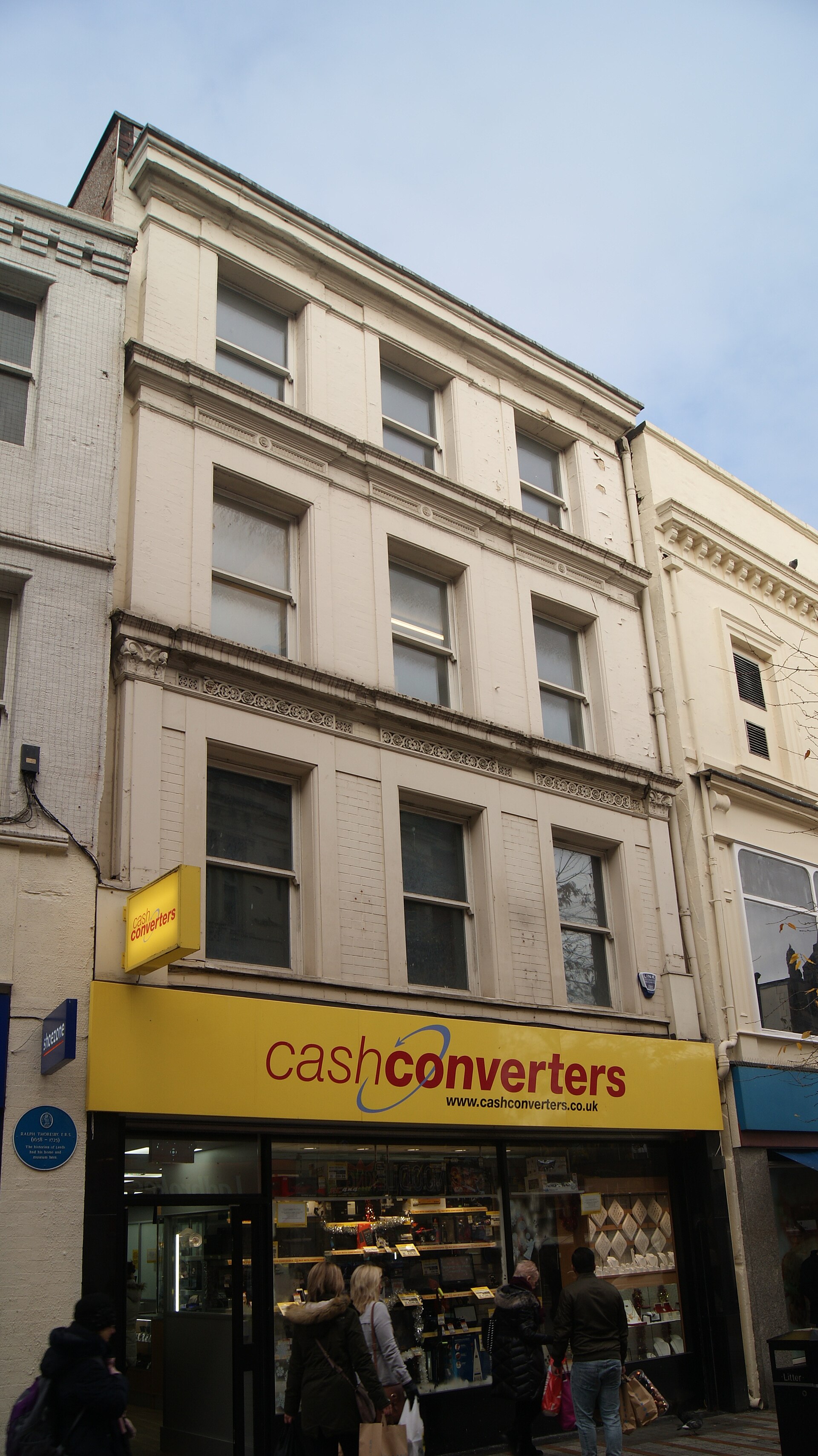 Imagem de referência relacionada a Cash Converters, item descrito como loja de artigos em segunda mão