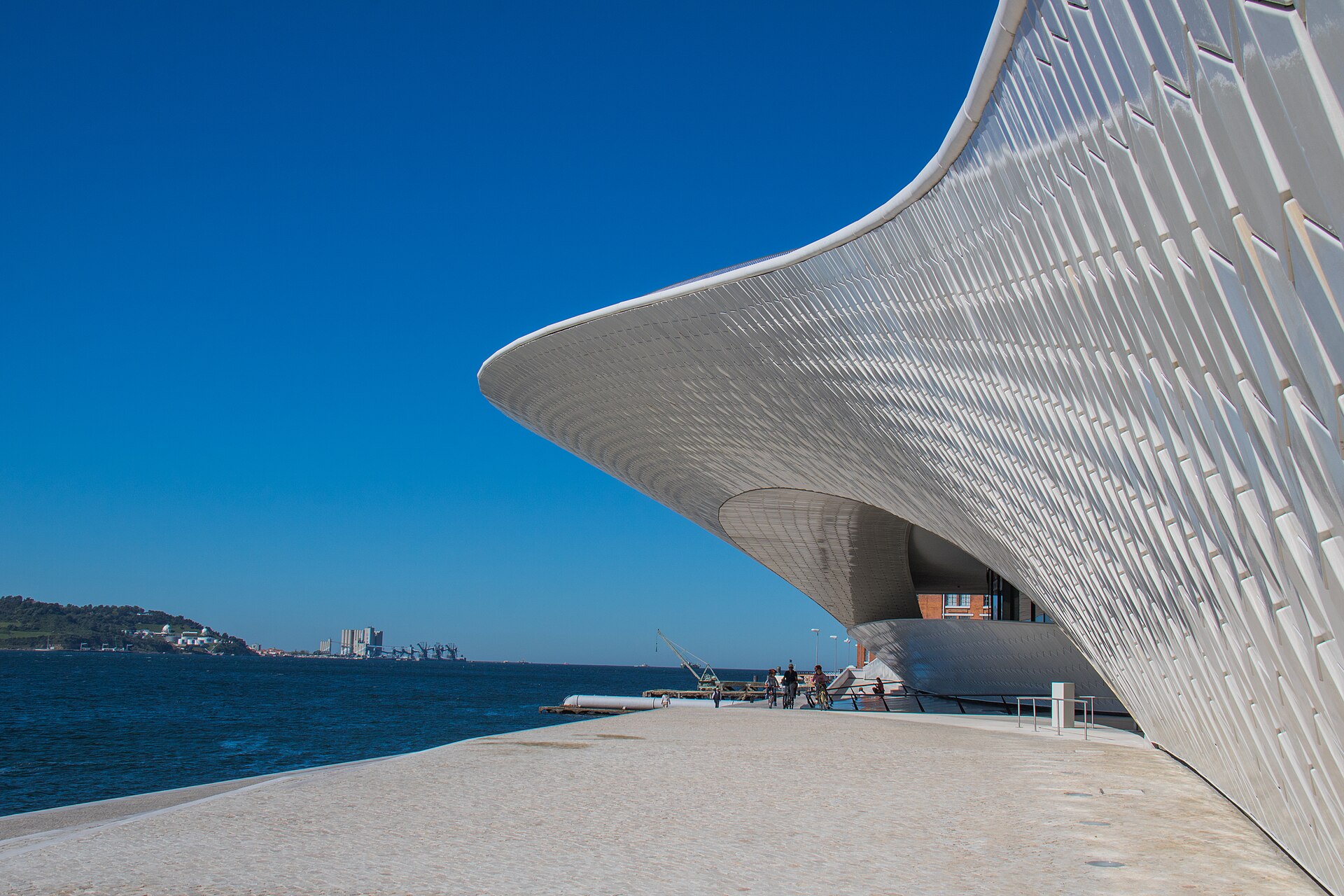 Imagem de referência de Museu de Arte, Arquitetura e Tecnologia, descrito nos dados abertos como museu de arte, arquitetura e tecnologia em Lisboa