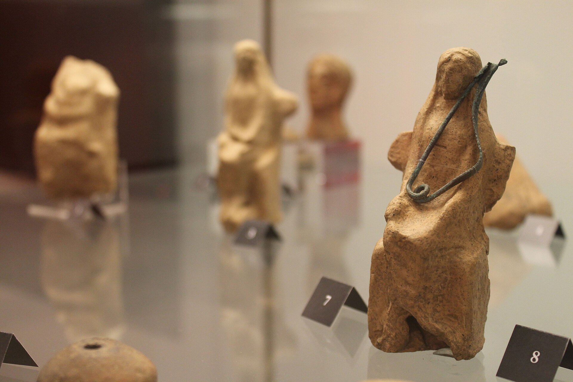Imagem de referência de Museo Archeologico Virtuale di Narce, descrito nos dados abertos como museu em Mazzano Romano, Itália