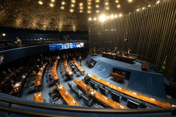 Senado tem o maior número de candidatas em 16 anos, mas homens são o triplo