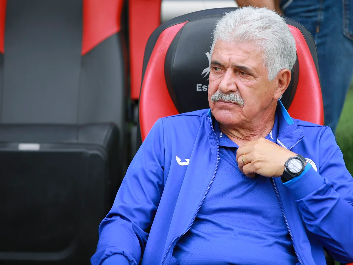 Brasileiro que comandou o México detona Carlo Ancelotti e CBF: "É um morto"