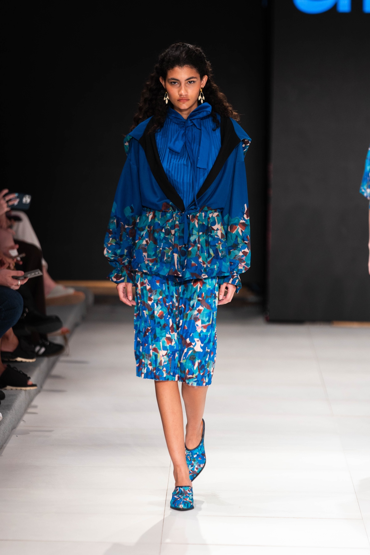 Mikaela Gomes desfila no Metrópoles Catwalk pela terceira vez