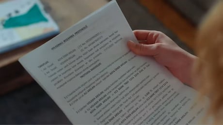 Nil entra em ação para inocentar Asya na novela Iludida: ‘Farei tudo o que puder’