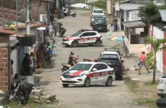 Homem é morto dentro de cozinha comunitária ao tentar fugir de atiradores, no Costa e Silva