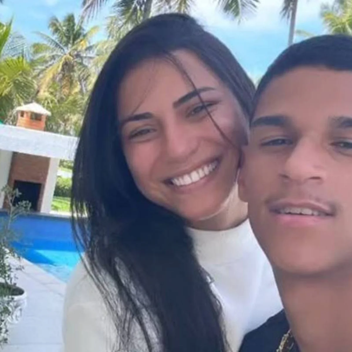 Defesa da namorada do Luva de Pedreiro esclarece o uso de filho em publis