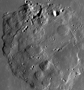 Nova IA da NASA usa 2 milhões de imagens para achar água na Lua