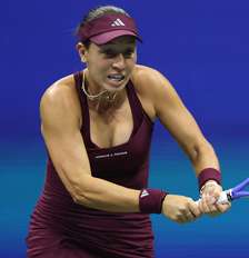 Imagem da matéria: Alcaraz passa mal e vomita em derrota para Shelton no US Open