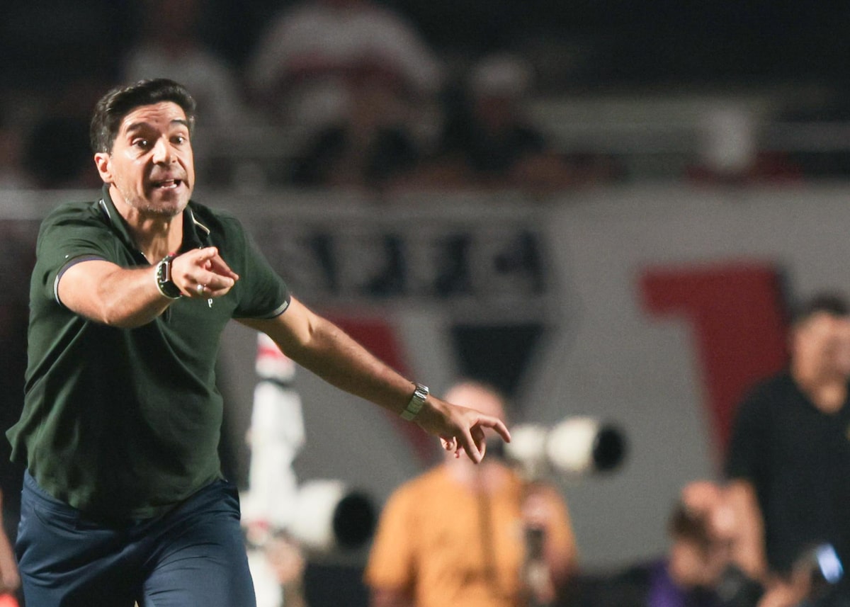 Abel Ferreira leva suspensão de 3 jogos por chutar microfone e não estará em Palmeiras x São Paulo