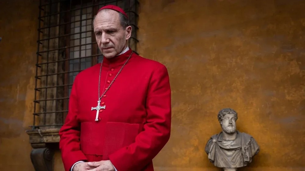 Conclave mostra os bastidores da escolha do próximo Papa, enquanto segredos da Igreja vem à tona — Foto: Reprodução/Conclave