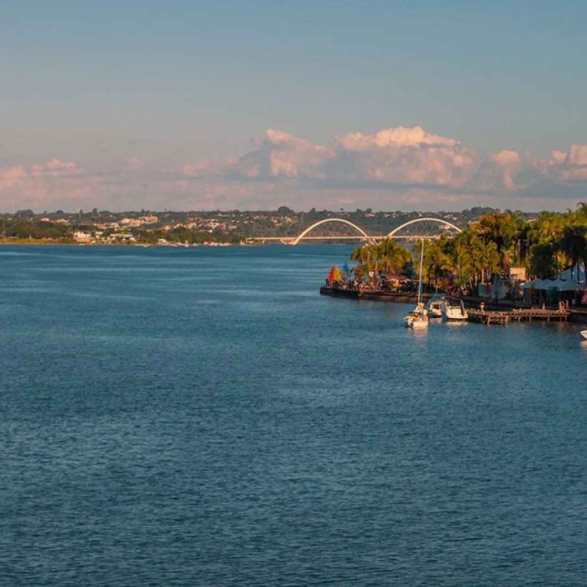 Caesb abre licitação de R$ 323 milhões para recuperação do Lago Paranoá
