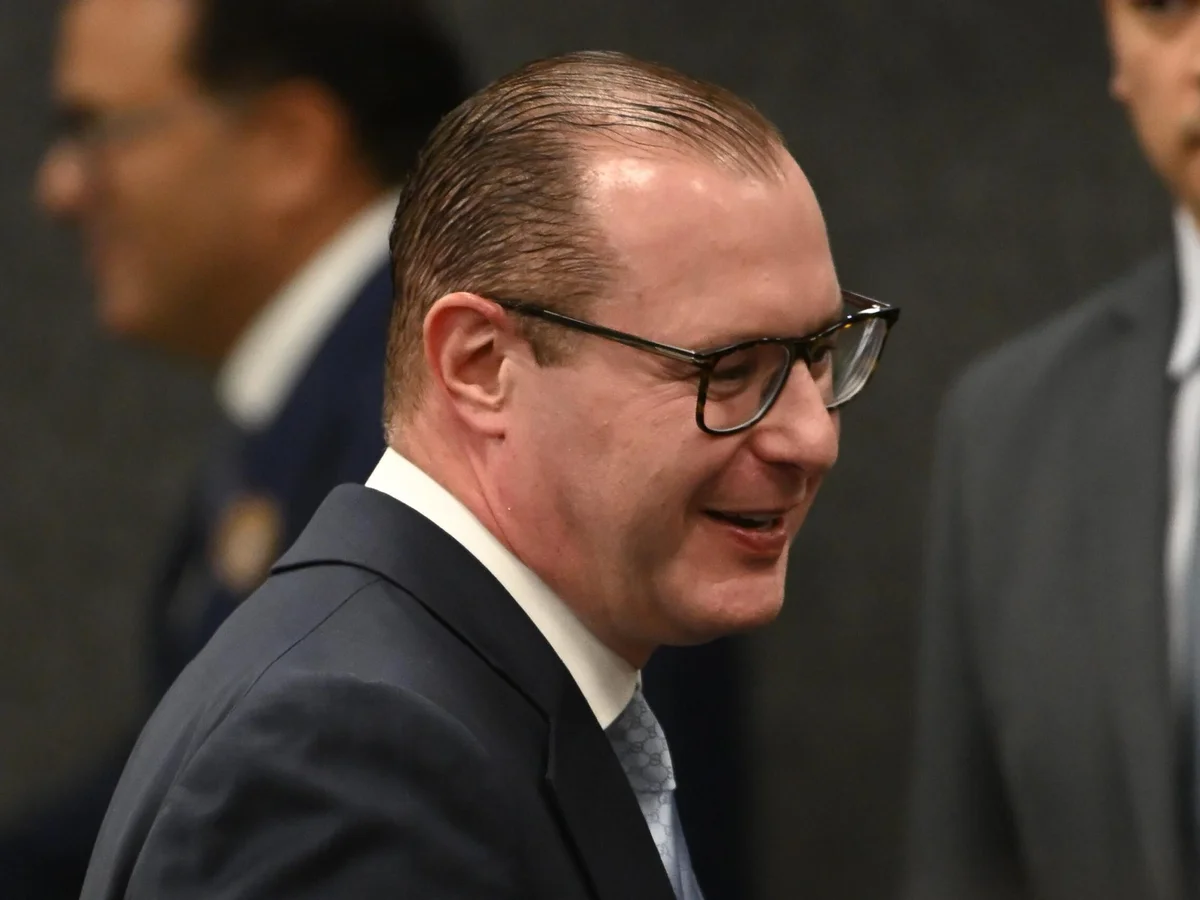 Zanin pede íntegra do celular de Vorcaro antes de STF julgar caso Moraes