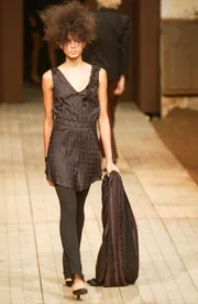Sucesso no exterior, top model Raica Oliveira desfila no Metrópoles Catwalk
