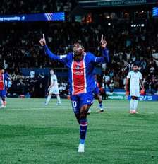 Ferrán Torres fez três dos seis gols do PSG na goleada sobre o Slovan Bratislava – Foto: Divulgação / PSG / Jogada10