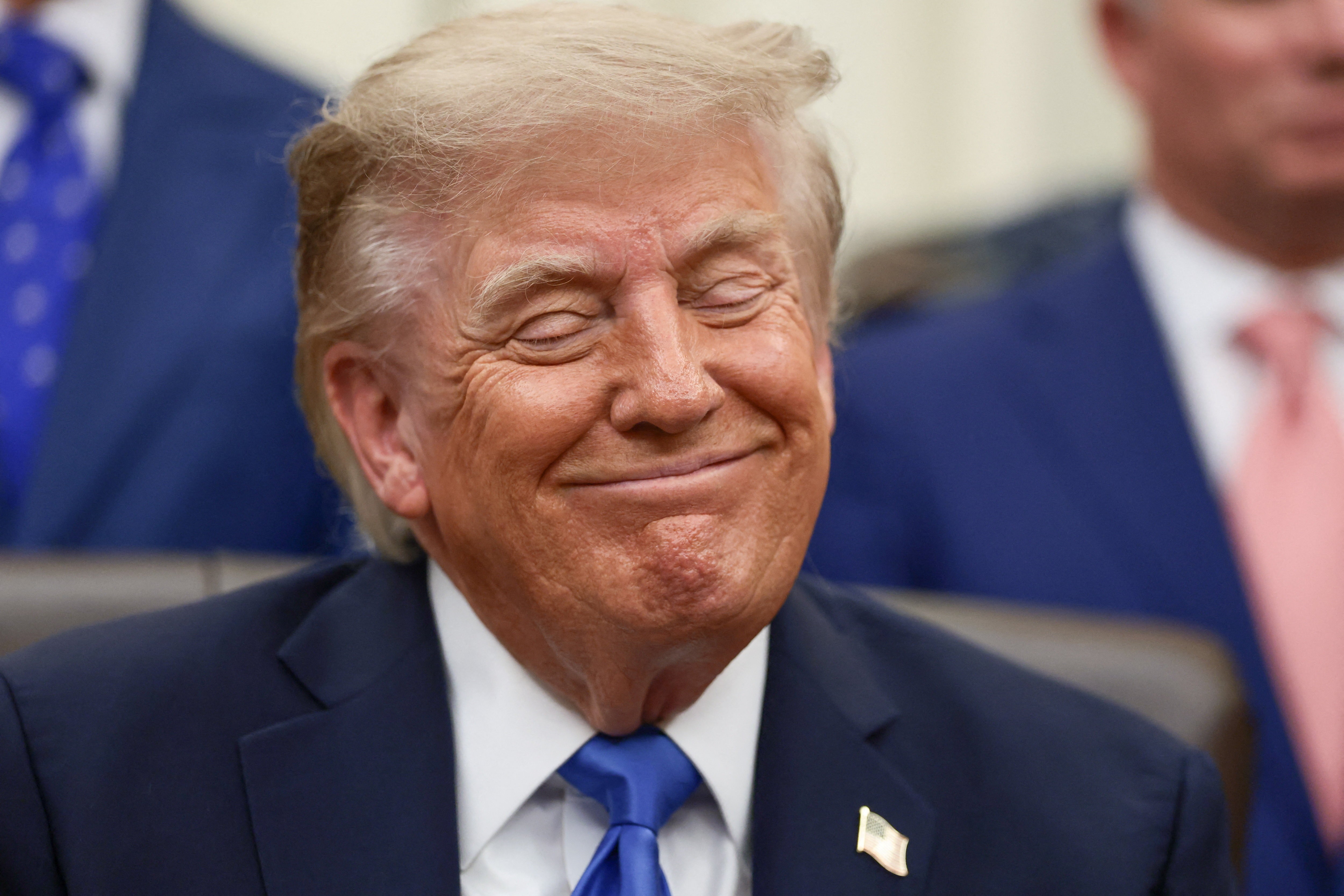 De ‘Golfo da América’ a ‘Estreito de Trump’: relembre as ofensivas do presidente dos EUA para rebatizar lugares e se auto-homenagear