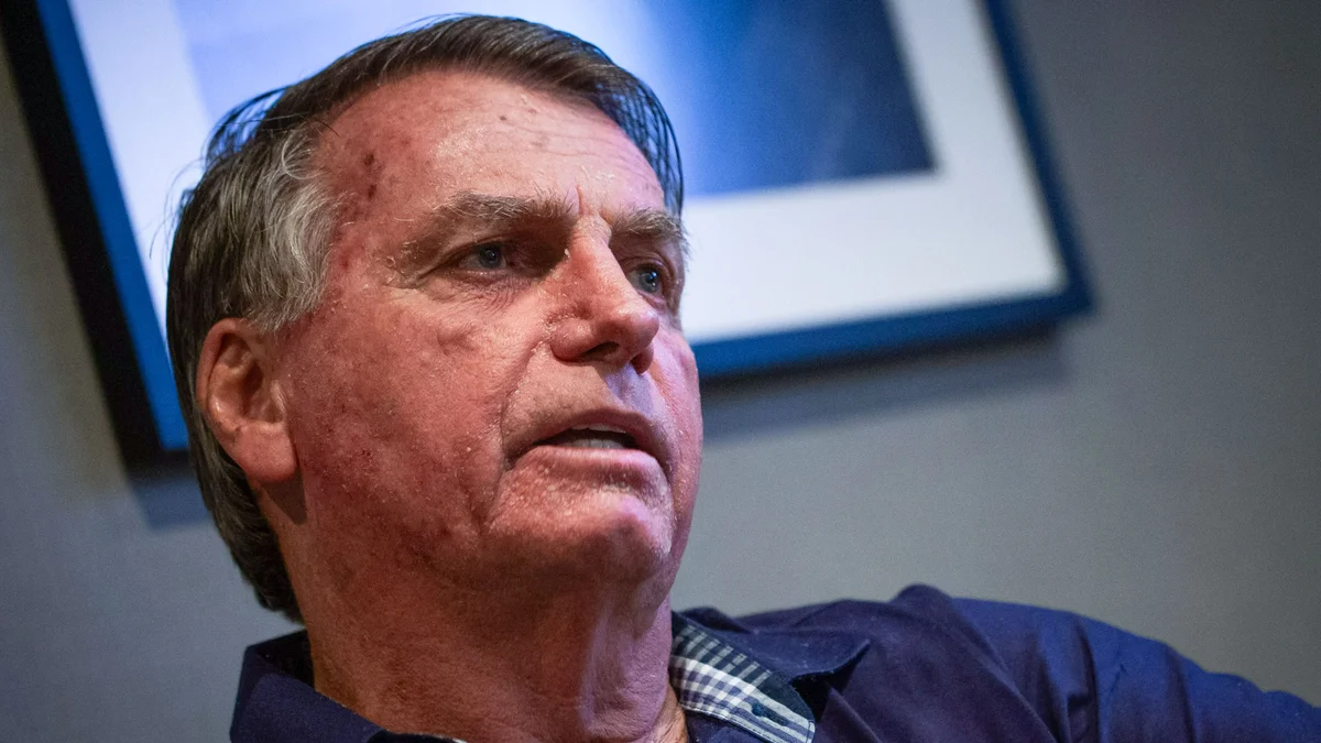 STM avança em processo que pode tirar a patente de Jair Bolsonaro