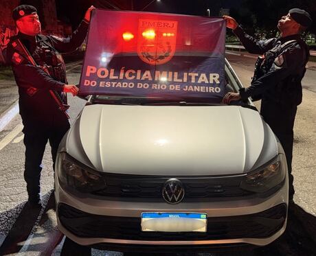 Veículo roubado é recuperado e suspeito é preso em flagrante pela PM em Nova Iguaçu (RJ)