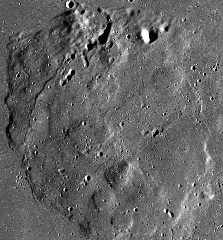 Nova IA da NASA usa 2 milhões de imagens para achar água na Lua