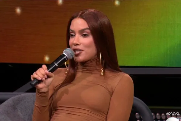 Anitta desabafa no Estrelas da Casa após críticas: "Não sou maluca"