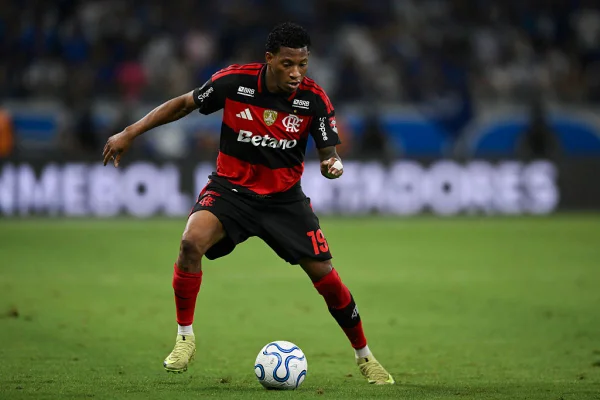 Plata explica transação frustrada ao Dínamo e celebra retorno ao Flamengo
