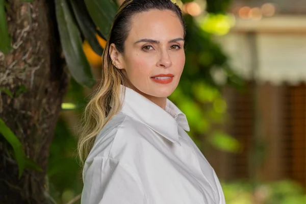 Ana Paula Renault pede à Justiça dados de pessoa que expôs sua foto íntima