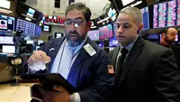 Wall Street Melemah, Data Tenaga Kerja AS Picu Potensi Kenaikan Suku Bunga