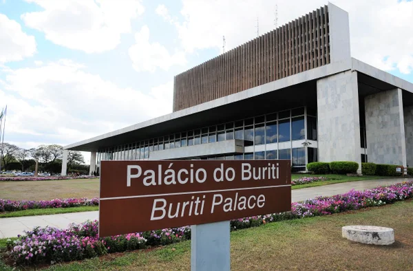 Veja a agenda dos candidatos ao GDF neste sábado (12/9)