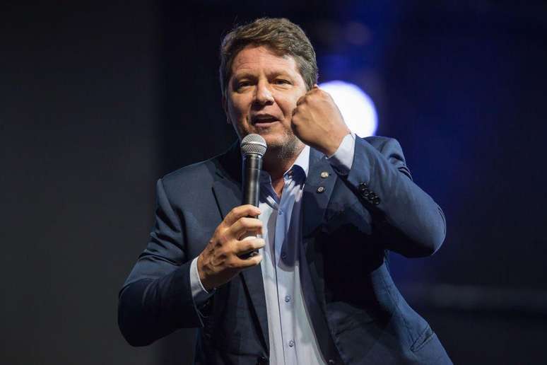 Por que Mario Frias e a produtora do filme sobre Bolsonaro são alvo da PF