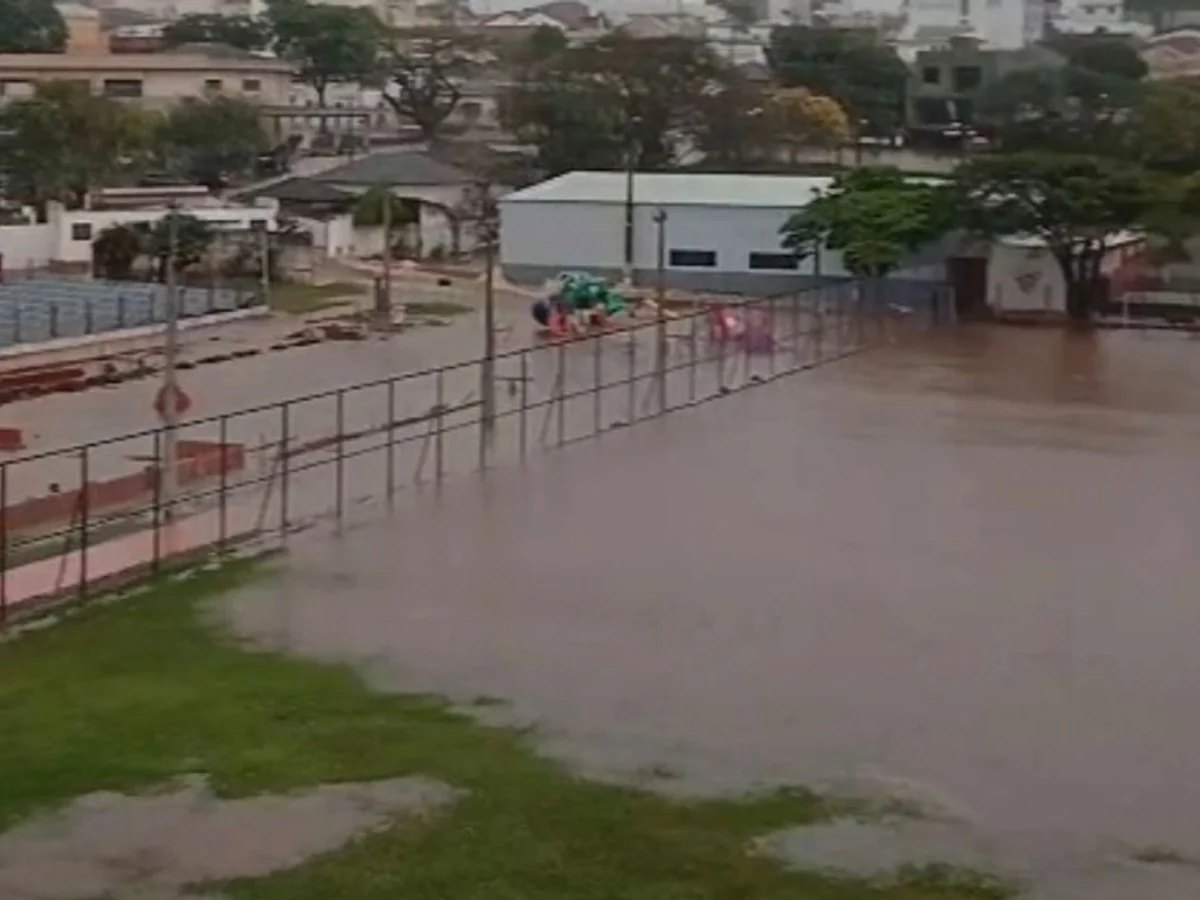 Governo de SP recomenda suspensão de aula em regiões com risco de temporal