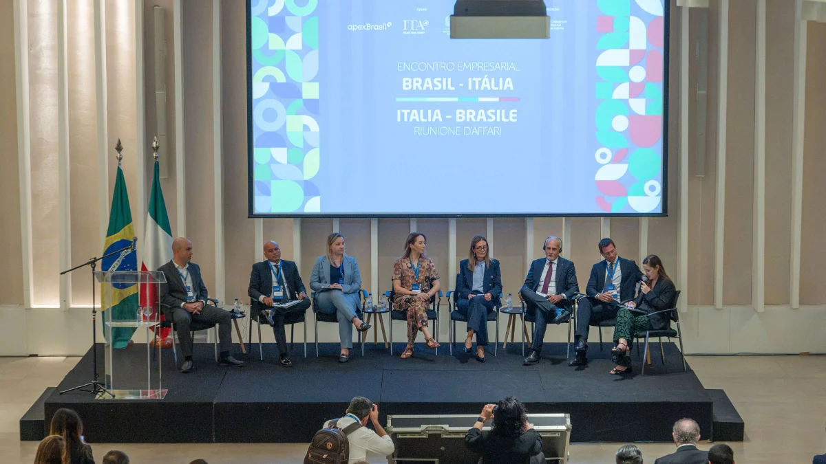 Brasil e Itália discutem integração industrial durante encontro em Brasília