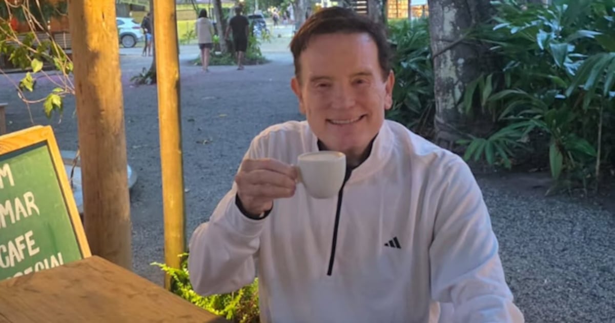 Roberto Cabrini aproveita férias no litoral da Bahia, e fãs aprovam: ‘Aproveite o máximo’