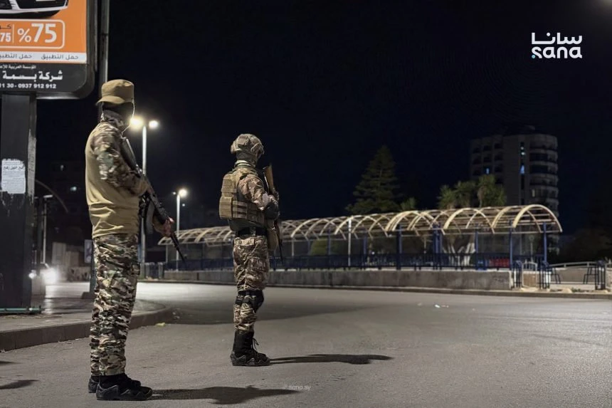 Autoridades sírias prendem 9 ex-pilotos acusados de ataques contra civis durante a guerra